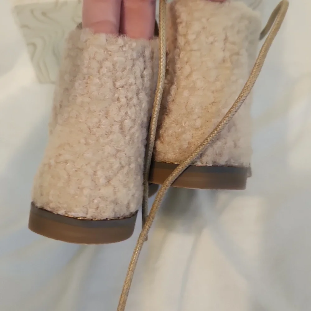 Stylish Tan Kids Boots Sherpa